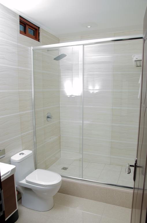 Grand Diamond Hotel Trinidad Piarco エクステリア 写真