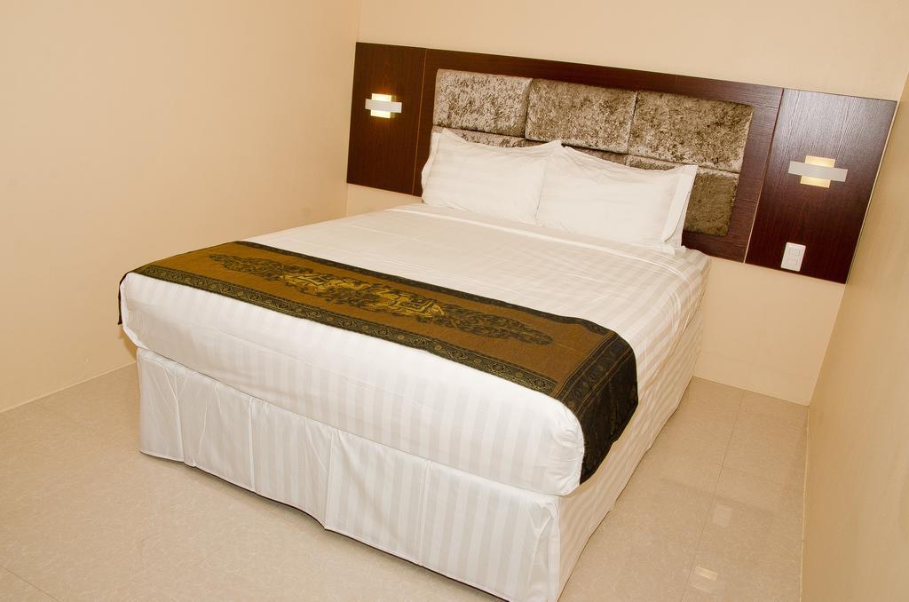 Grand Diamond Hotel Trinidad Piarco エクステリア 写真