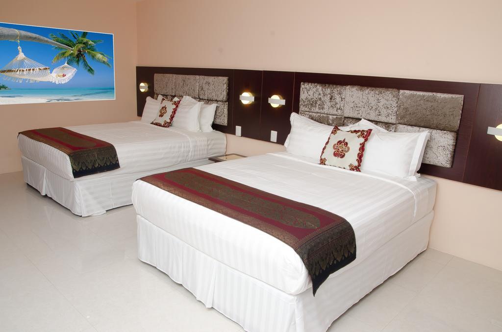 Grand Diamond Hotel Trinidad Piarco エクステリア 写真