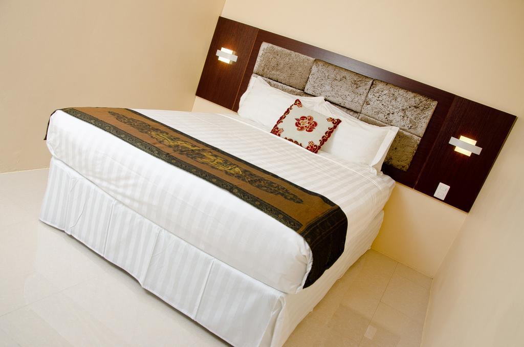 Grand Diamond Hotel Trinidad Piarco エクステリア 写真