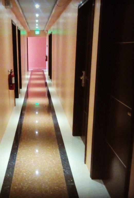 Grand Diamond Hotel Trinidad Piarco エクステリア 写真