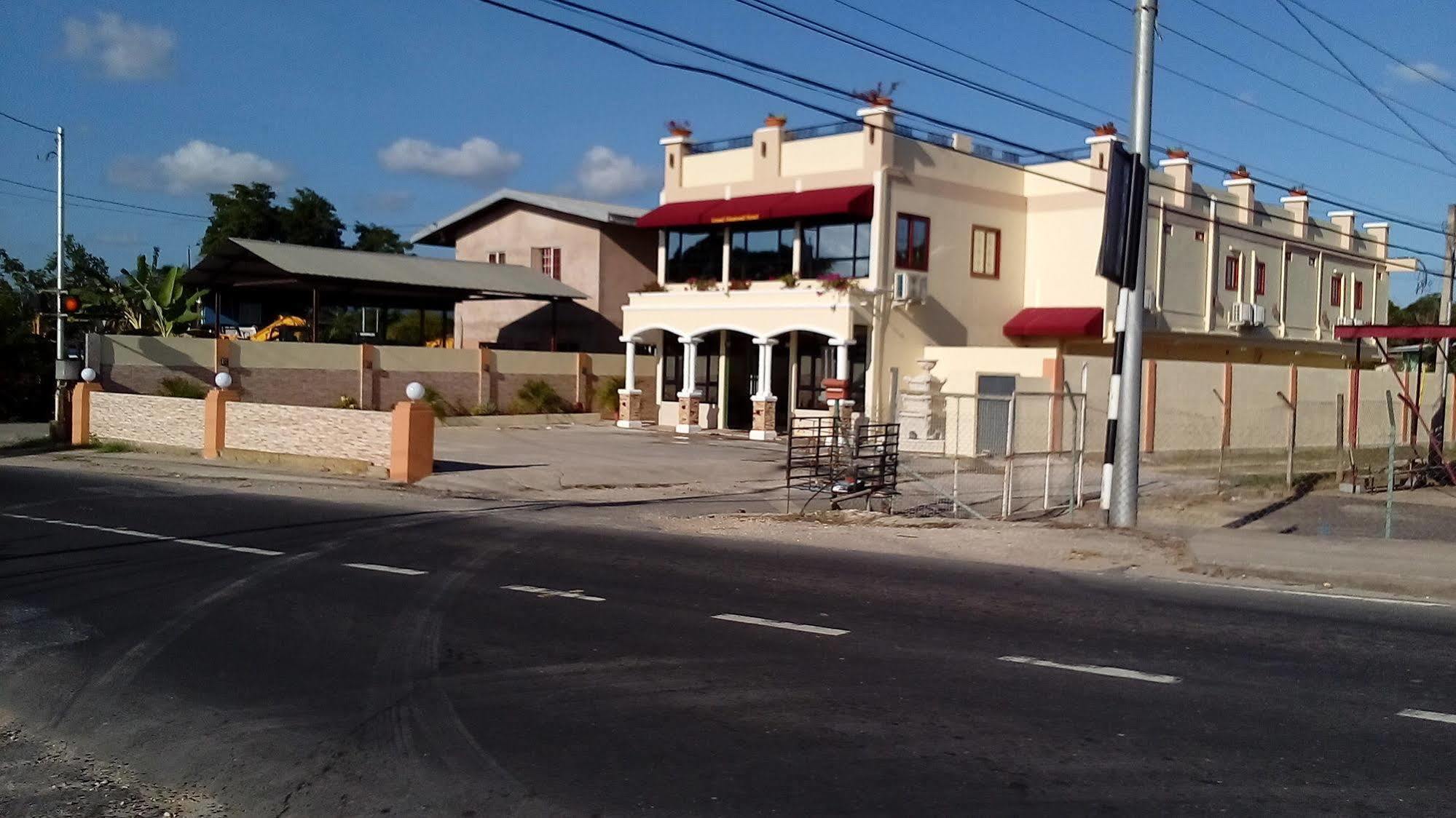 Grand Diamond Hotel Trinidad Piarco エクステリア 写真